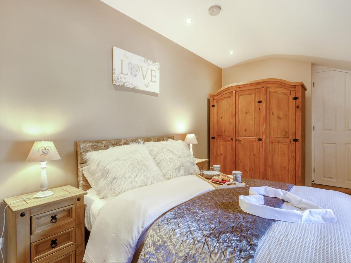 Caner Bach Lodge Bridgend  Kültér fotó