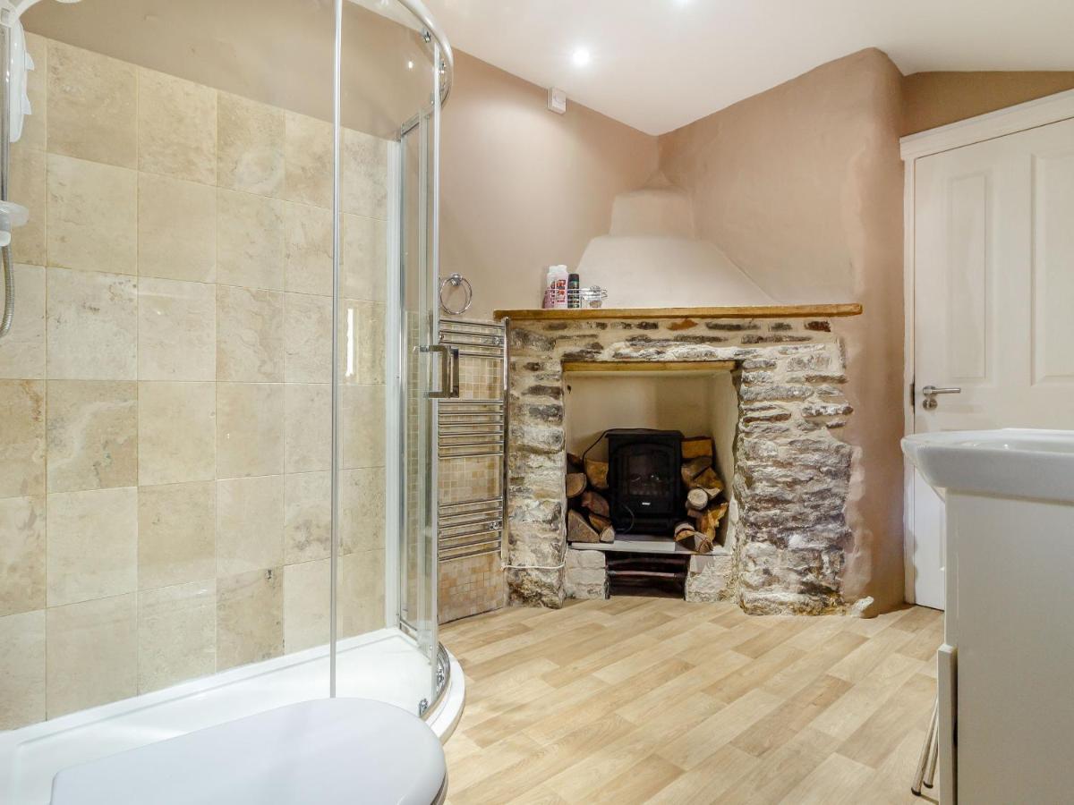 Caner Bach Lodge Bridgend  Kültér fotó